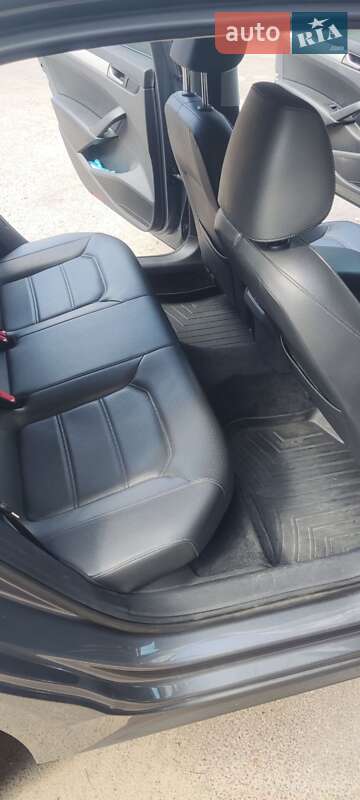 Седан Volkswagen Passat 2013 в Александрие