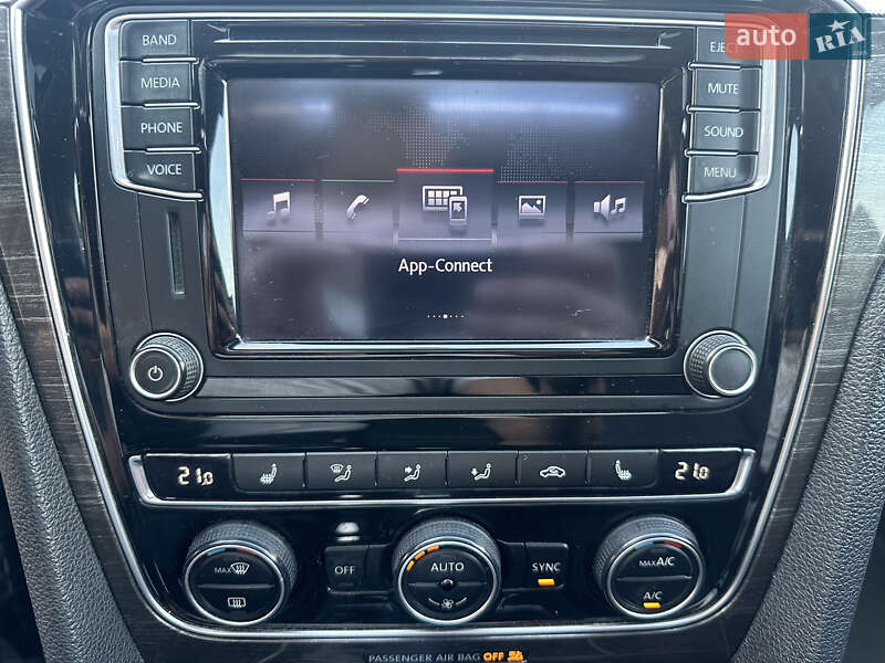 Седан Volkswagen Passat 2016 в Тернополе