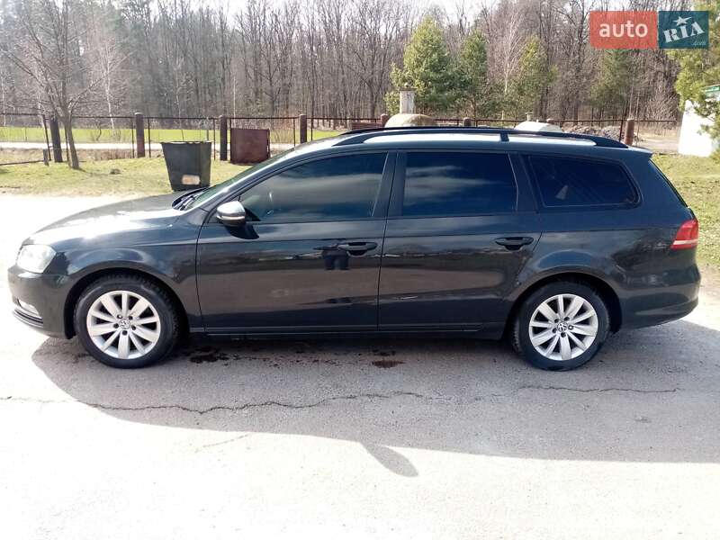 Универсал Volkswagen Passat 2011 в Романове