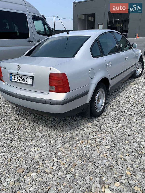 Седан Volkswagen Passat 1997 в Чернівцях