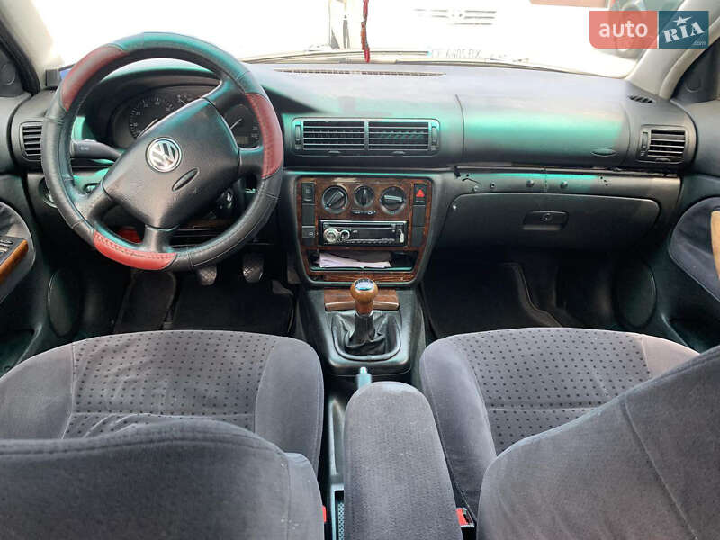 Седан Volkswagen Passat 1997 в Чернівцях