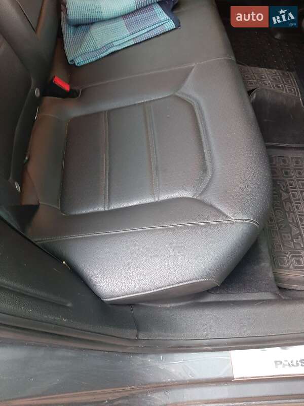 Седан Volkswagen Passat 2013 в Кривом Роге