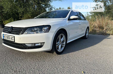 Седан Volkswagen Passat 2012 в Дніпрі