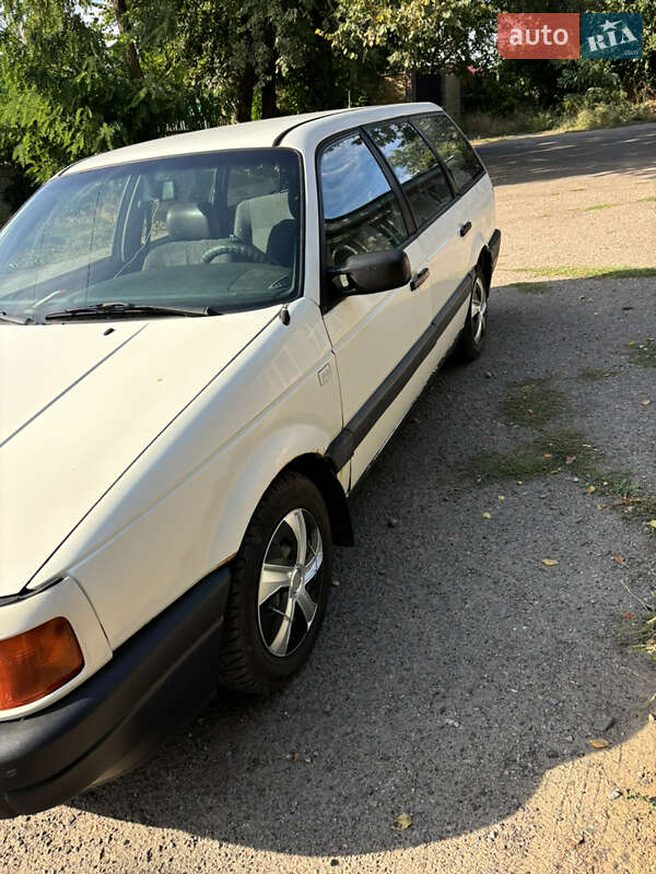 Универсал Volkswagen Passat 1991 в Смеле