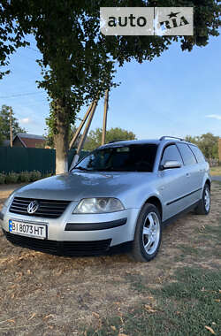 Универсал Volkswagen Passat 2001 в Чутове