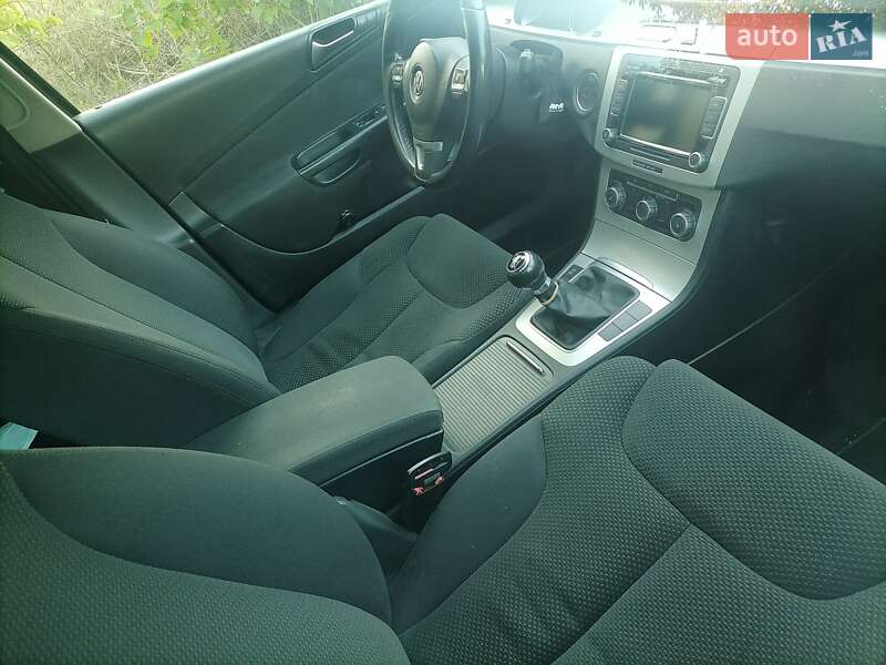 Volkswagen Passat 2010