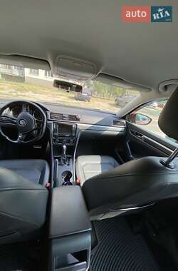 Седан Volkswagen Passat 2017 в 