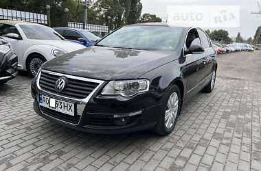 Седан Volkswagen Passat 2008 в Николаеве