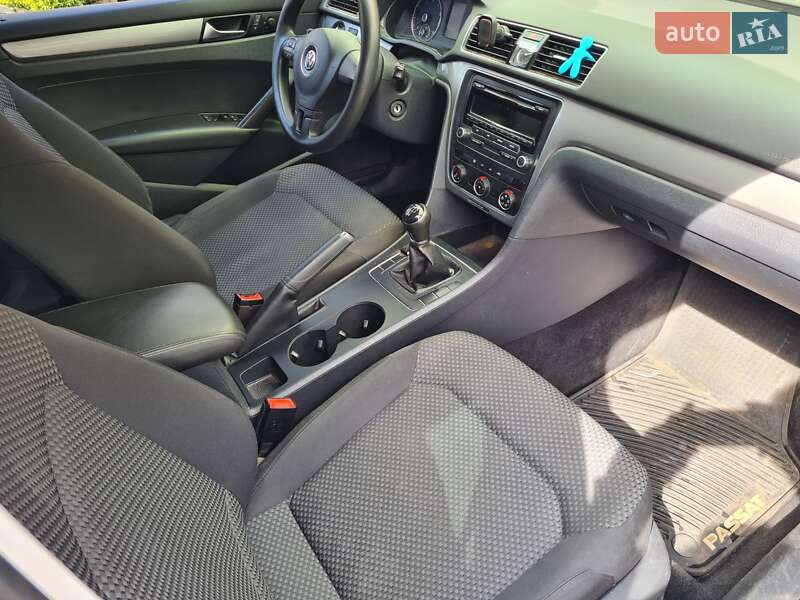 Седан Volkswagen Passat 2012 в Перечині