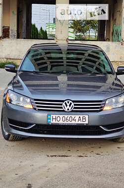 Седан Volkswagen Passat 2014 в Тернополі