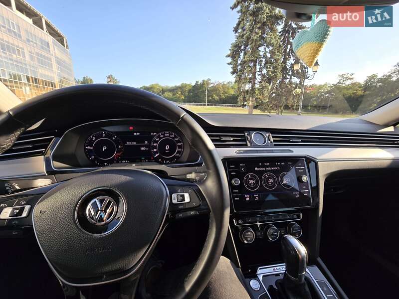 Універсал Volkswagen Passat 2019 в Одесі