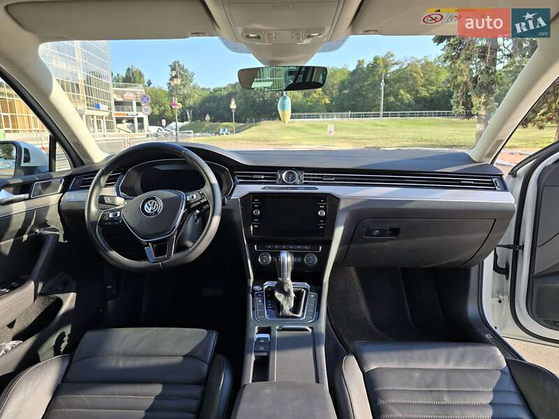 Універсал Volkswagen Passat 2019 в Одесі
