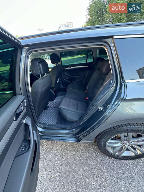 Универсал Volkswagen Passat 2015 в Днепре