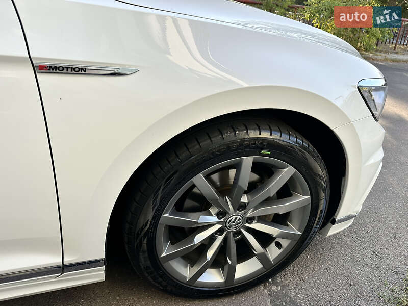 Универсал Volkswagen Passat 2018 в Львове