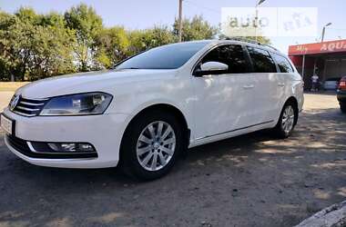 Универсал Volkswagen Passat 2012 в Зенькове