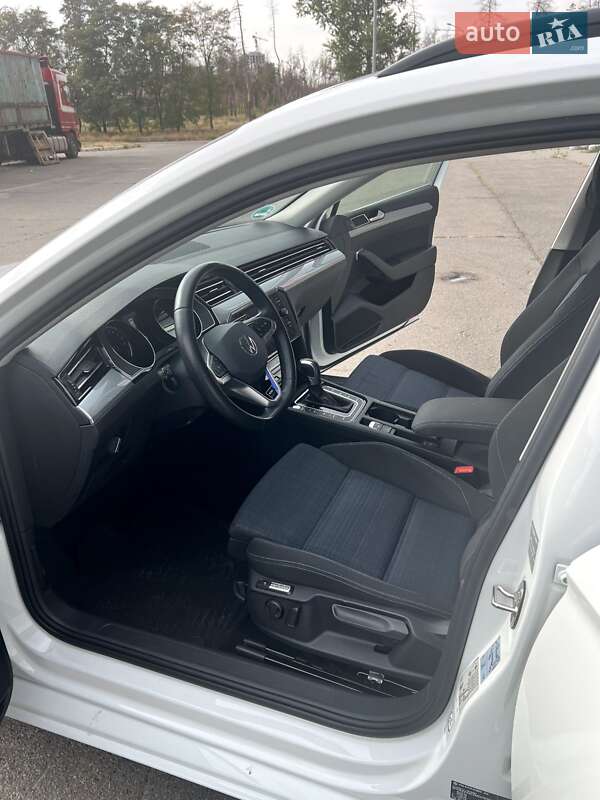 Универсал Volkswagen Passat 2021 в Харькове