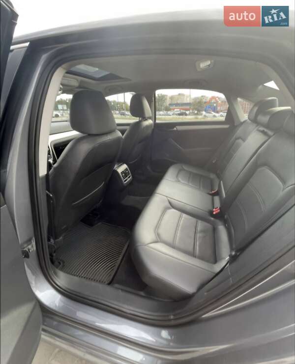 Седан Volkswagen Passat 2013 в Киеве