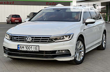 Універсал Volkswagen Passat 2015 в Житомирі