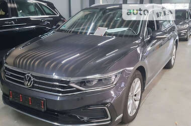 Volkswagen Passat 2021