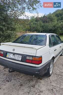 Седан Volkswagen Passat 1988 в 