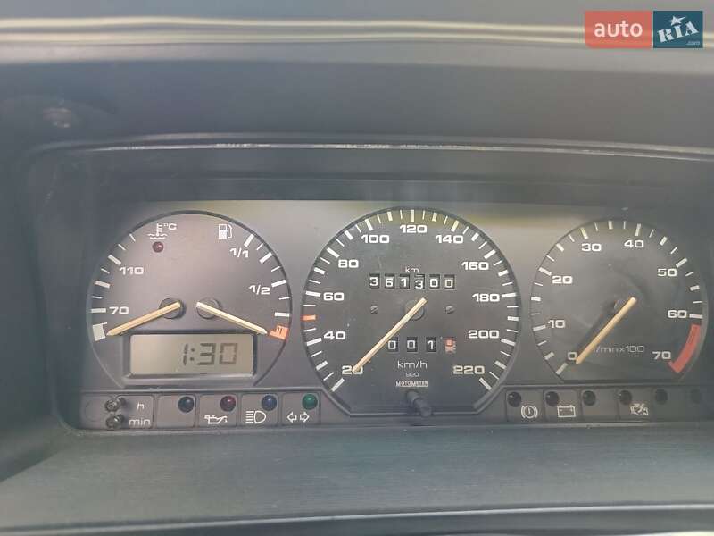 Седан Volkswagen Passat 1988 в Брюховичах