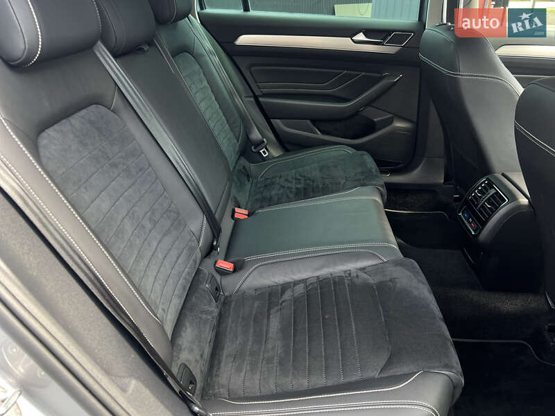 Універсал Volkswagen Passat 2019 в Ужгороді