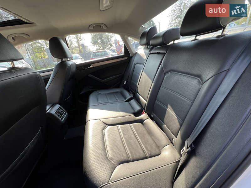 Седан Volkswagen Passat 2014 в Стрые