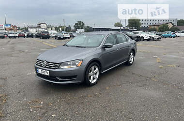 Седан Volkswagen Passat 2013 в Киеве