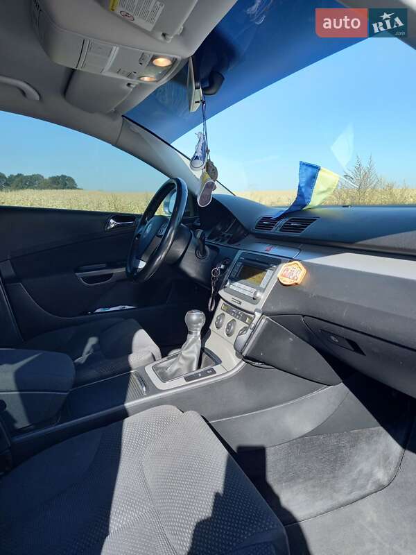 Універсал Volkswagen Passat 2007 в Обухові