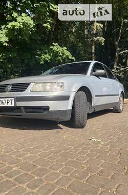 Седан Volkswagen Passat 2000 в Львові