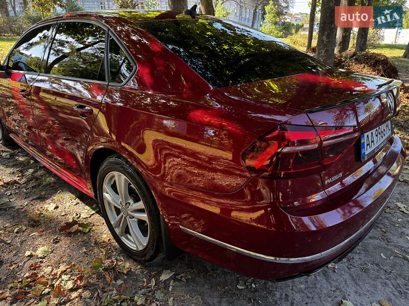 Седан Volkswagen Passat 2018 в Киеве