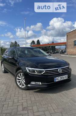 Універсал Volkswagen Passat 2015 в Любомлі