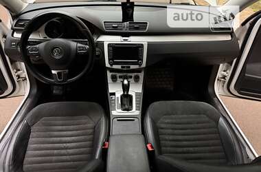 Седан Volkswagen Passat 2014 в Одессе