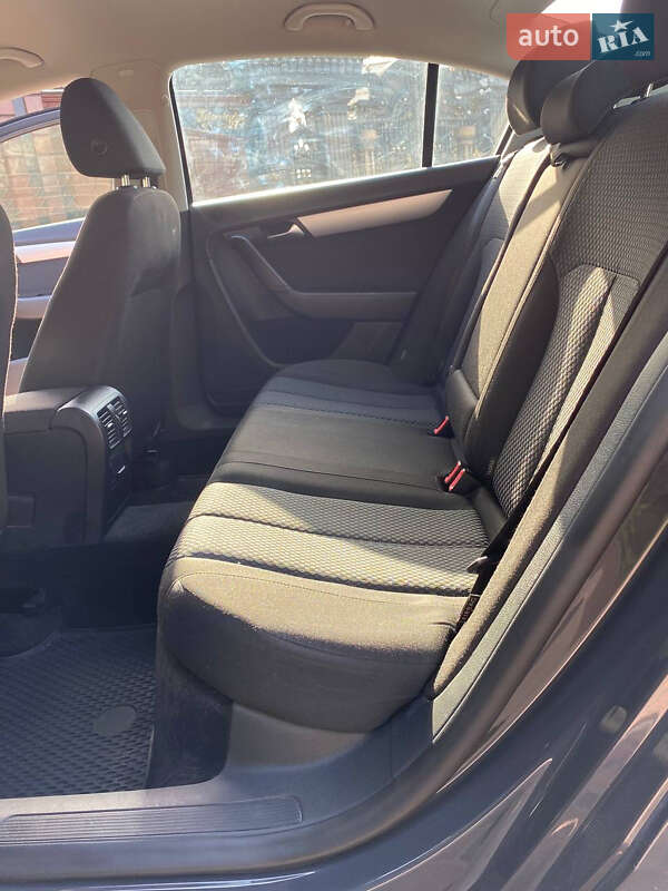 Седан Volkswagen Passat 2012 в Звягеле