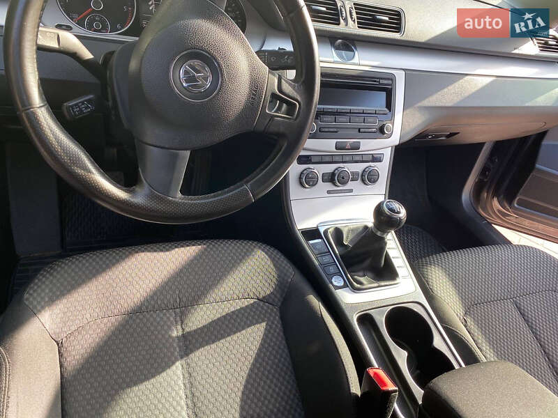 Седан Volkswagen Passat 2012 в Звягеле