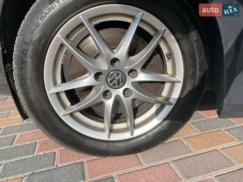 Седан Volkswagen Passat 2012 в Звягеле