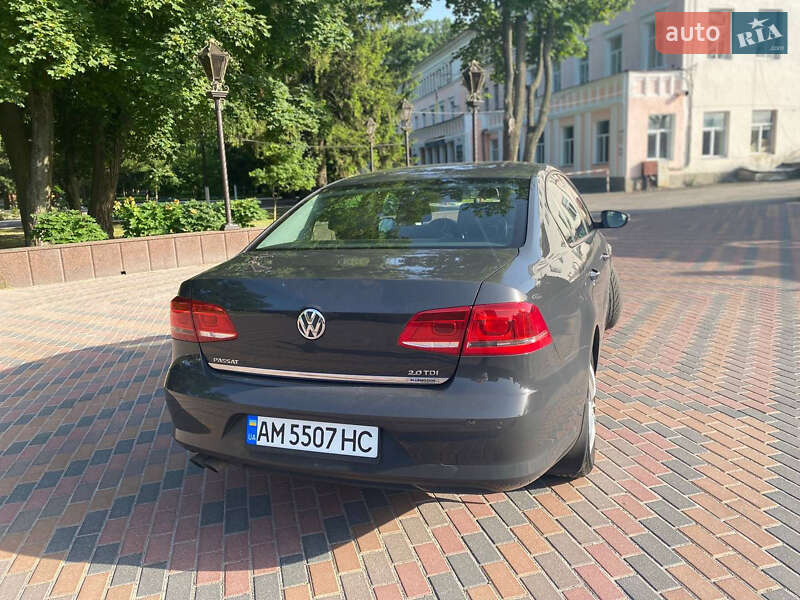 Седан Volkswagen Passat 2012 в Звягеле