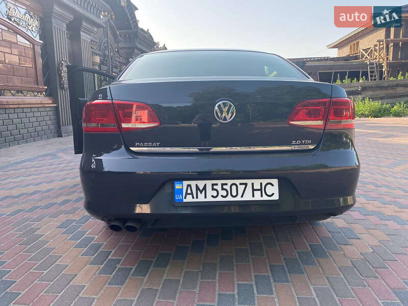 Седан Volkswagen Passat 2012 в Звягеле