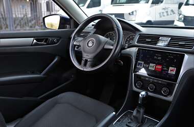 Седан Volkswagen Passat 2013 в Харькове