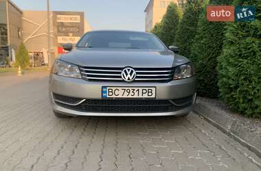 Седан Volkswagen Passat 2013 в Львове