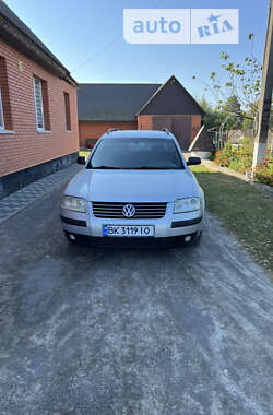 Универсал Volkswagen Passat 2001 в Сарнах