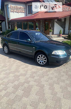 Седан Volkswagen Passat 2002 в Львові