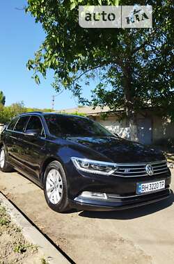 Універсал Volkswagen Passat 2015 в Ізмаїлі