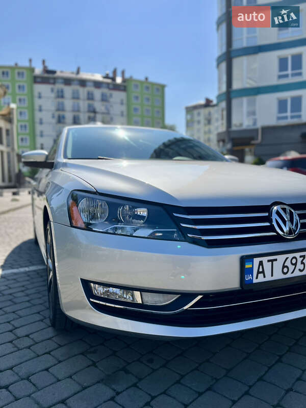 Седан Volkswagen Passat 2012 в Івано-Франківську