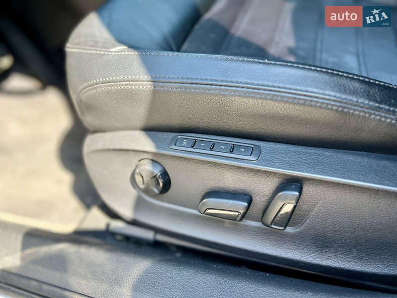 Седан Volkswagen Passat 2012 в Івано-Франківську