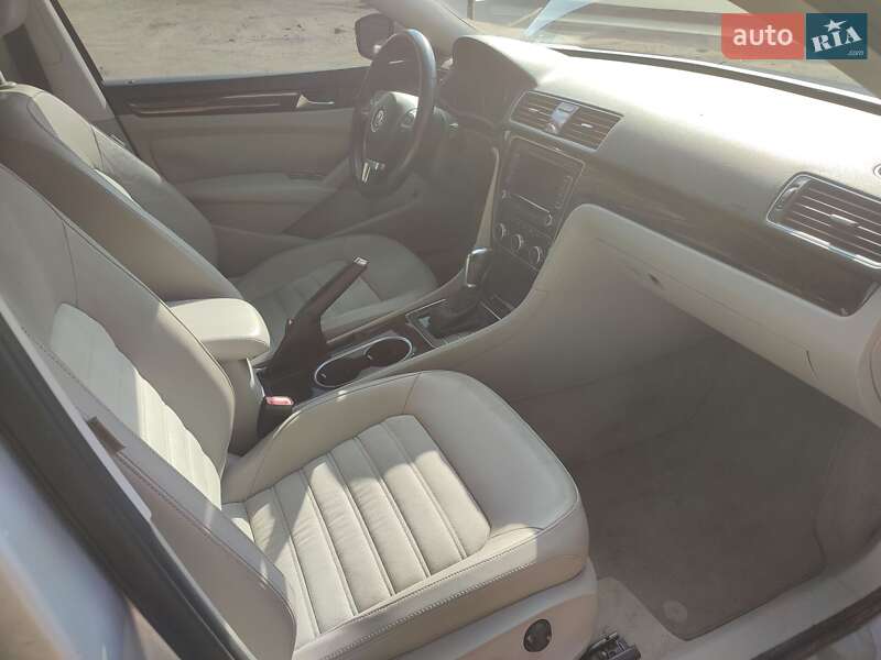 Седан Volkswagen Passat 2013 в Виннице