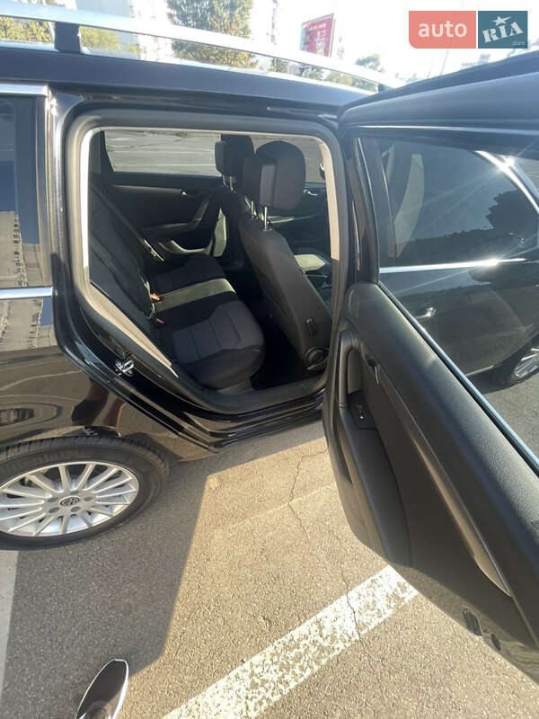 Универсал Volkswagen Passat 2011 в Киеве
