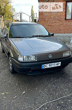 Седан Volkswagen Passat 1991 в Львове