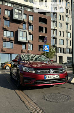 Седан Volkswagen Passat 2016 в Киеве