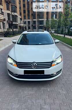 Седан Volkswagen Passat 2012 в Киеве